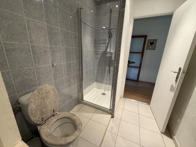 Salle de Bain avec Douche